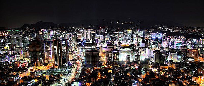_Seoul_Tower_at_night